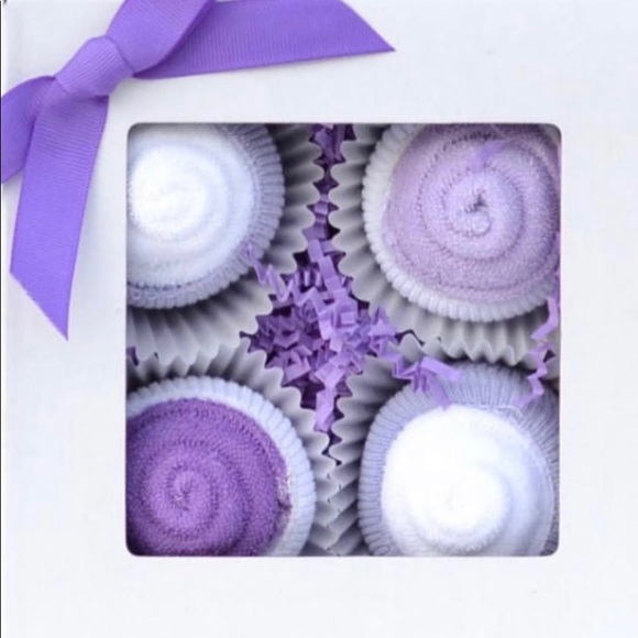 Baby Onesie Gift Box - Picture 8 of 8